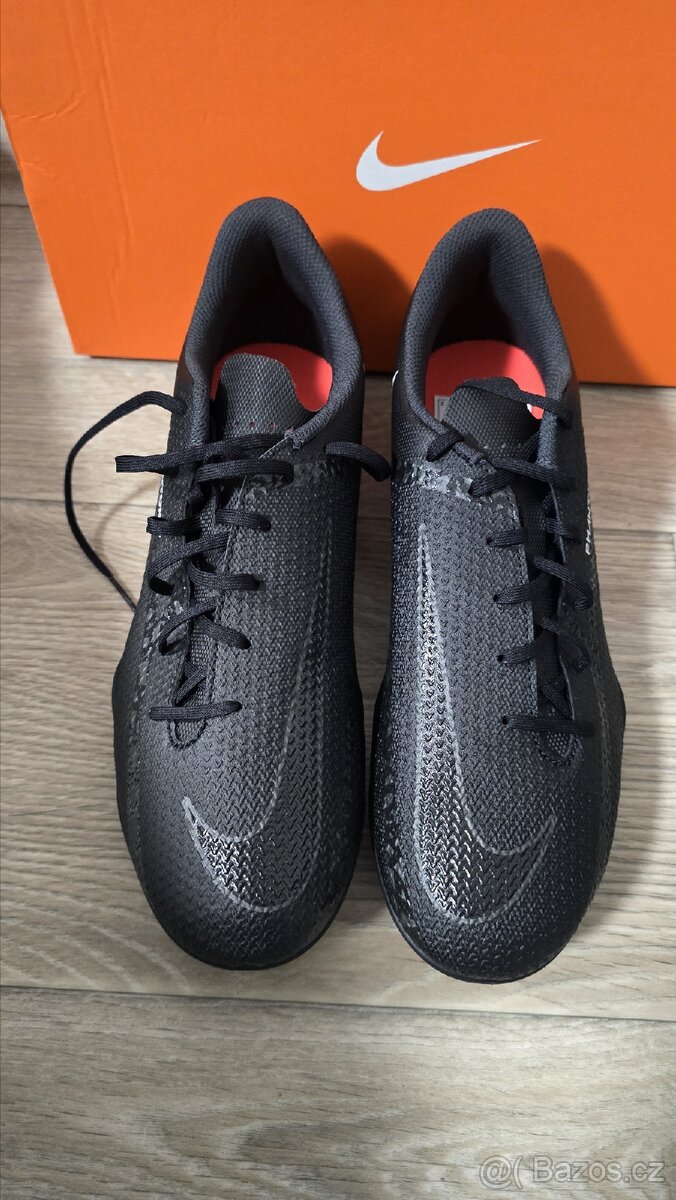 Nike kopačky phantom 42,5eu - 3