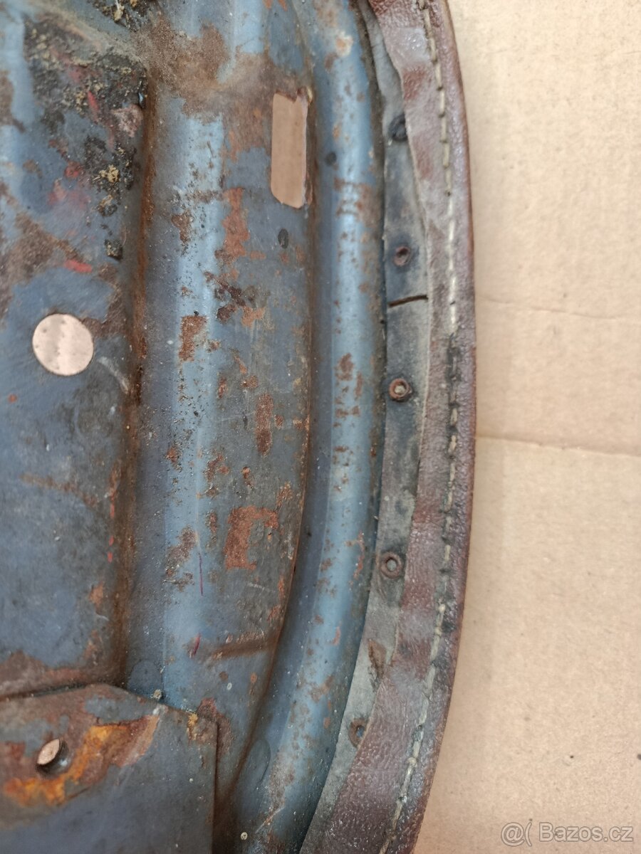 Plech sedla jawa 550/555. - 3