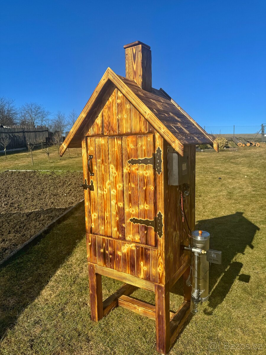 Dřevěná udírna - 3