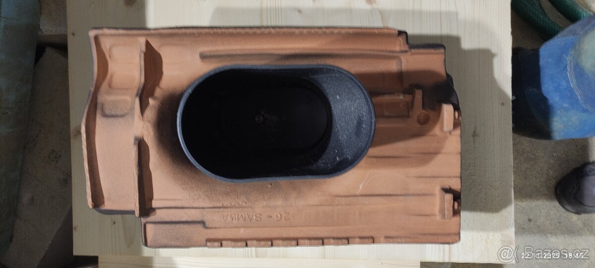 Nástavec pro odvětrání kanalizace Tondach Samba 11, černá en - 3