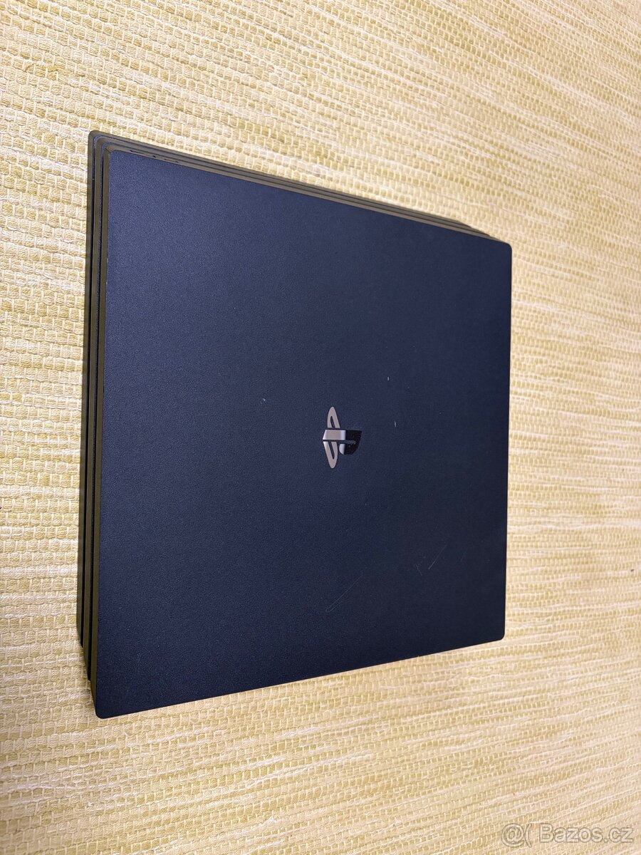 Playstation 4 Pro 1TB (PS4 Pro) - 3