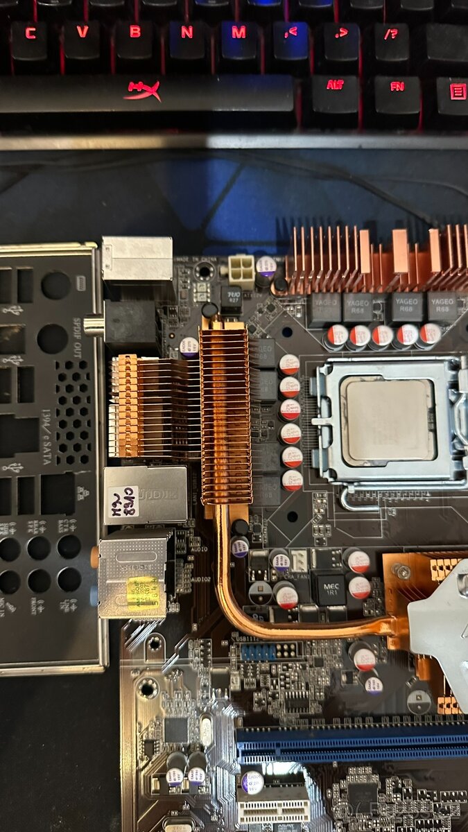 ASUS P5E3 + Intel Core 2 Quad Q9300 (4C/4T) - 3