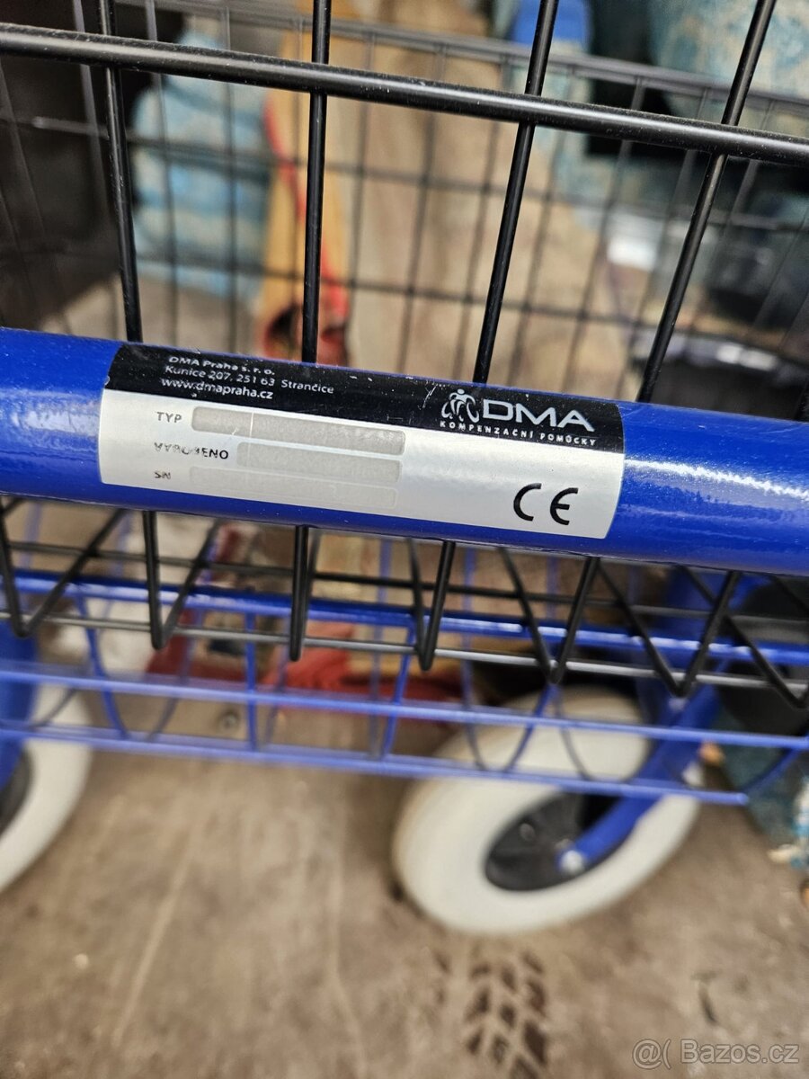 čtyřkolové chodítko (rollator) značky DMA - 3