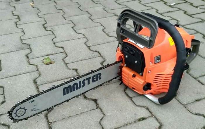 Ruční motorová pila 5,7HP s příslušenstvím - 3