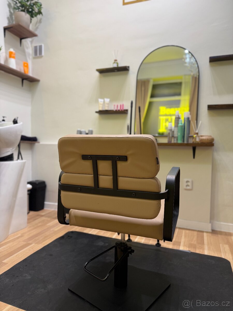 Kadeřnictví křeslo a mycí box - 3