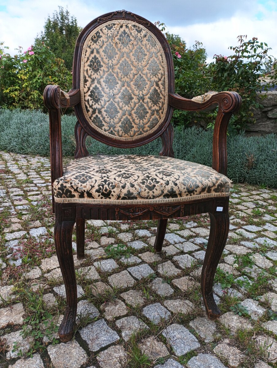 Čalouněné křeslo,ručně vyřezávané - 3