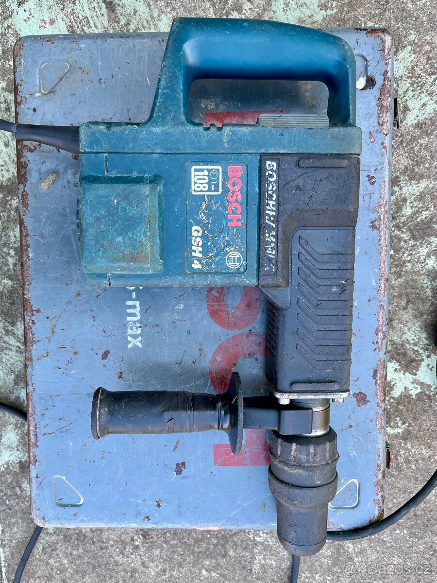 Kladivo Bosch - 3