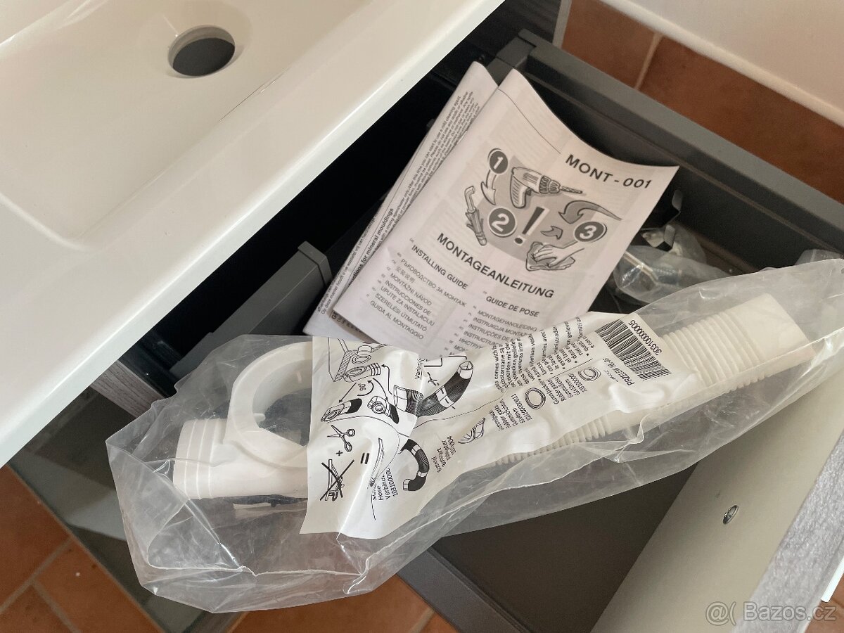 Umyvadlová skříňka - 3