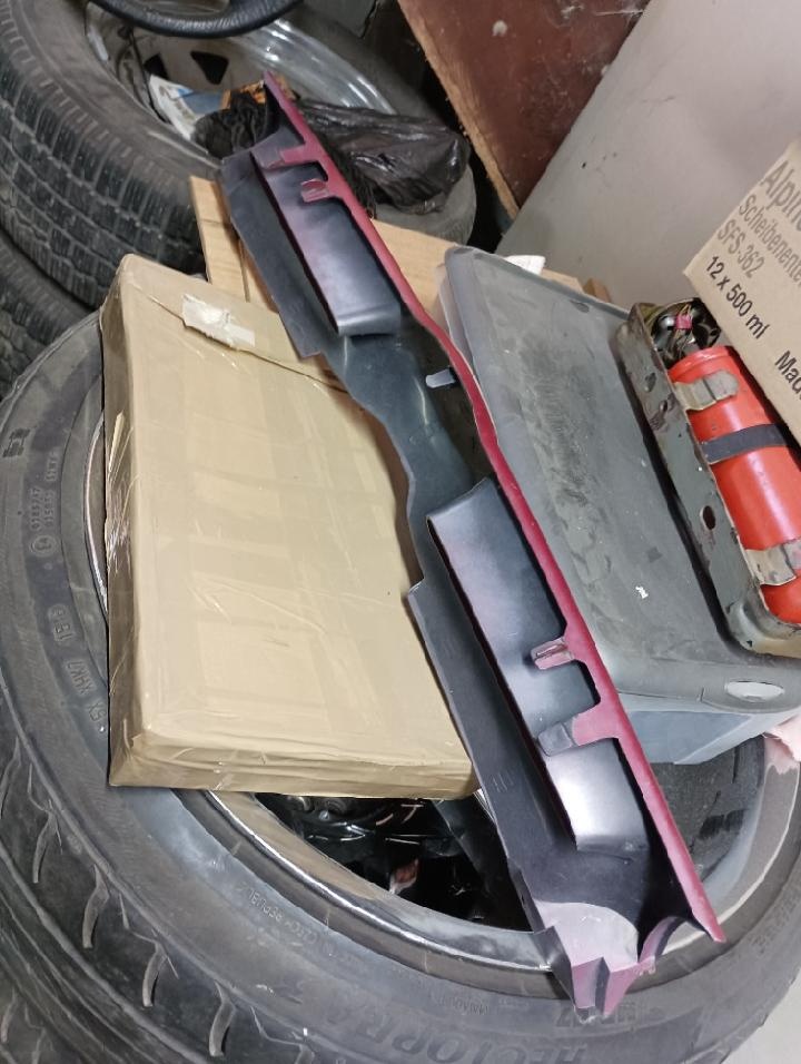 Přední maska Mondeo mk1 - 3