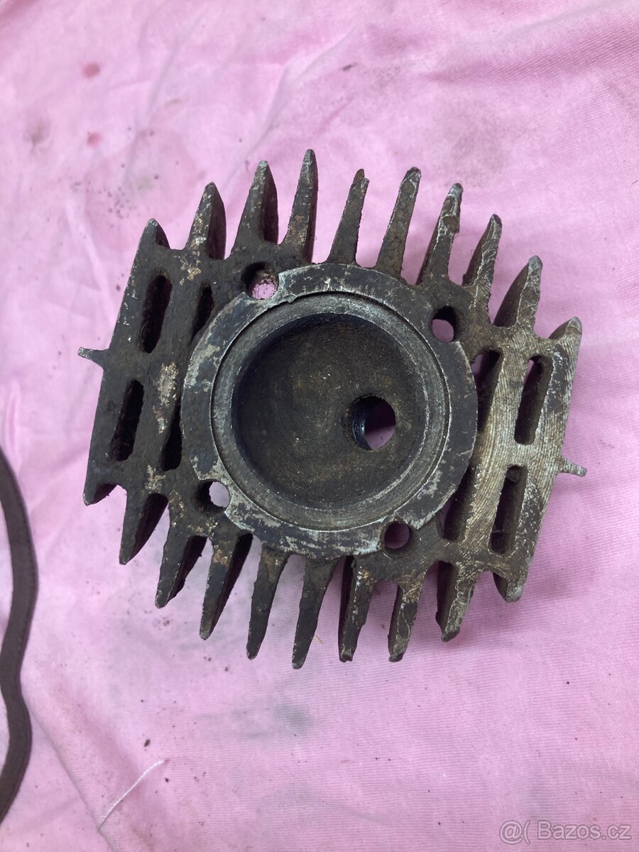 Hlava motoru Jawa 555, 550 - 3