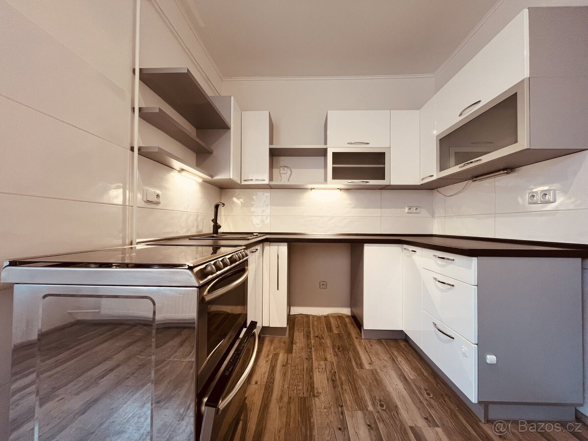 Pronájem bytu 1+1, Garážní, Moravská Ostrava, 8900 Kč/měs, 4 - 3