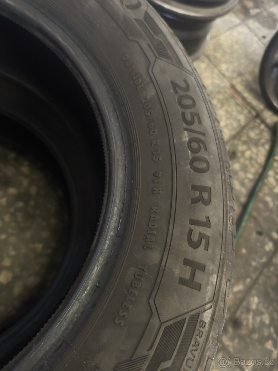 Barum bravuris 5 205/60 R15 - 3