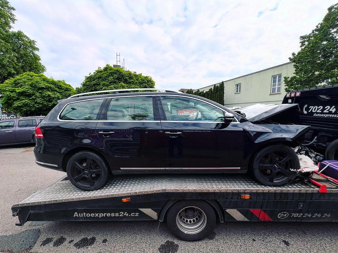 Veškeré náhradní díly VW Passat B7 kombi 2012 CFGB NLN LC9X - 3