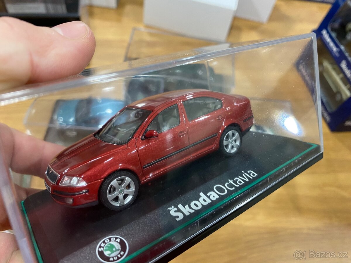Škoda Octavia 2 sedan + combi, model 1:43, různé barvy - 3