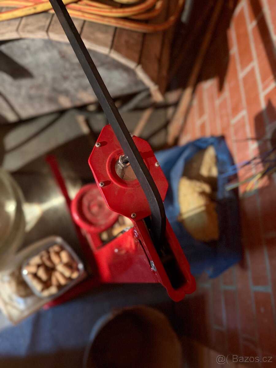 Zátkovačka stojanová na korky IT Pillan - 3