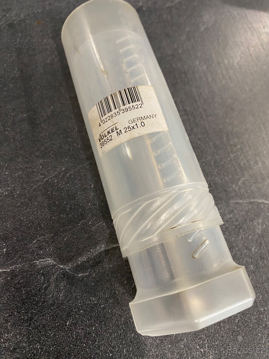 Závitník M25x1,5 - 3