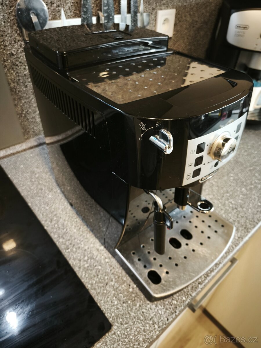 Kávovar DeLonghi Magnifica S - 3