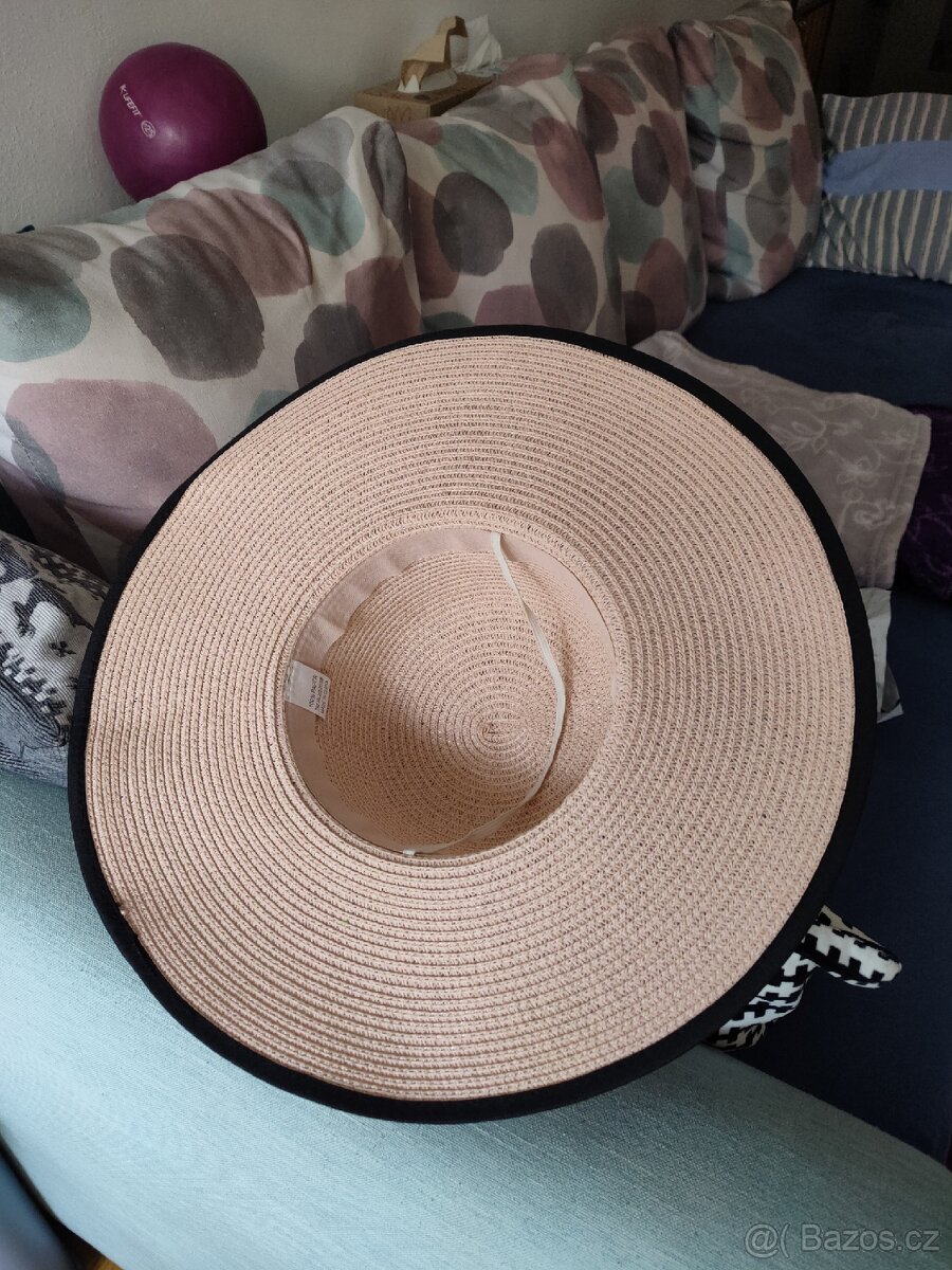 Krásný nový klobouk béžový - 3