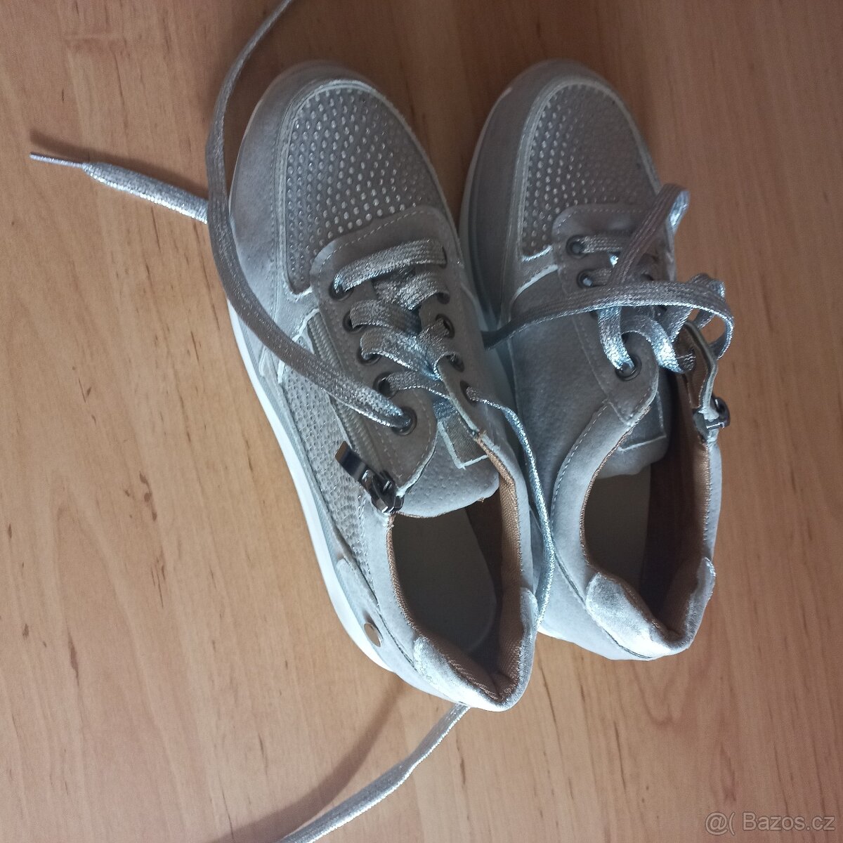 Zcela nové dámské kecky šedo- stříbrné velilost 36-37 - 3