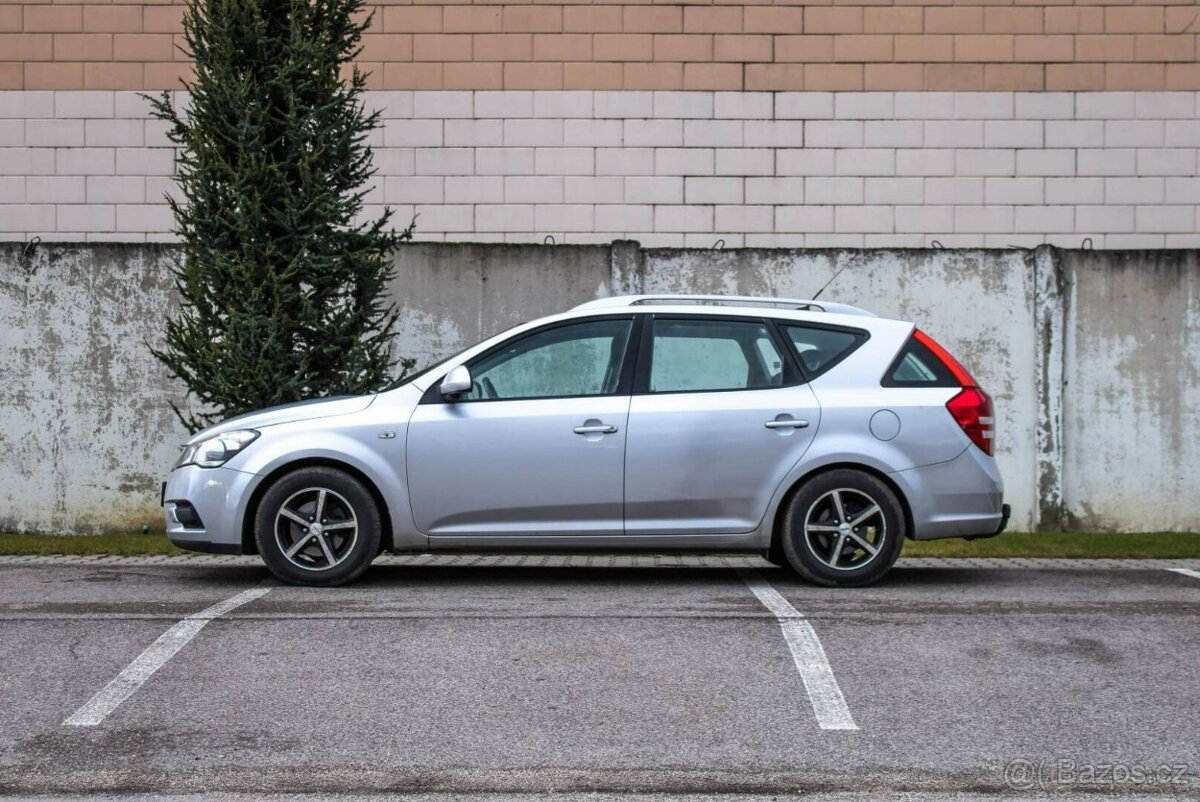 Kia Cee´d SW 1.4 CVVT 16V LX - 3