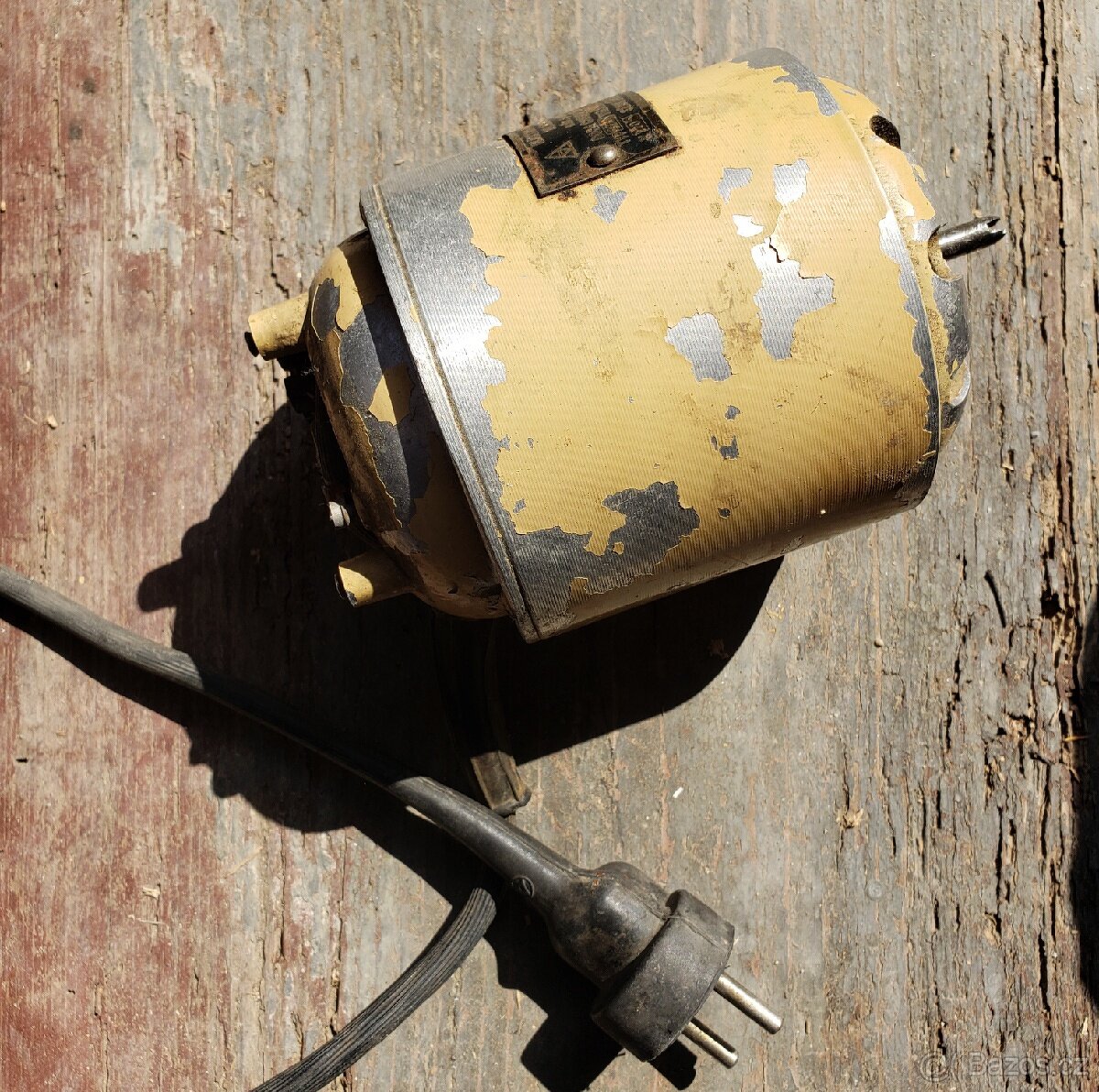 Starozitny motor mixéru Elektro Praga Hlinsko. - 3