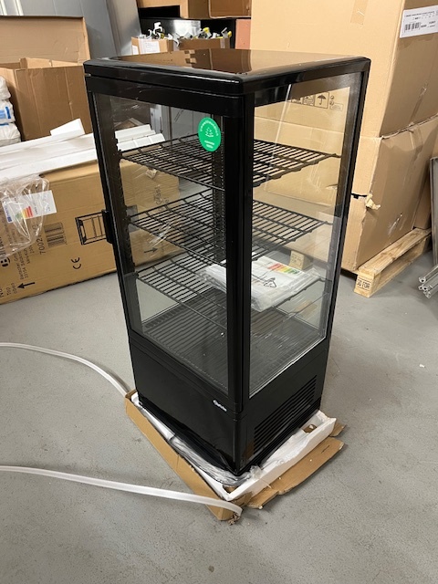 CHLAZENÁ VITRÍNA - 3