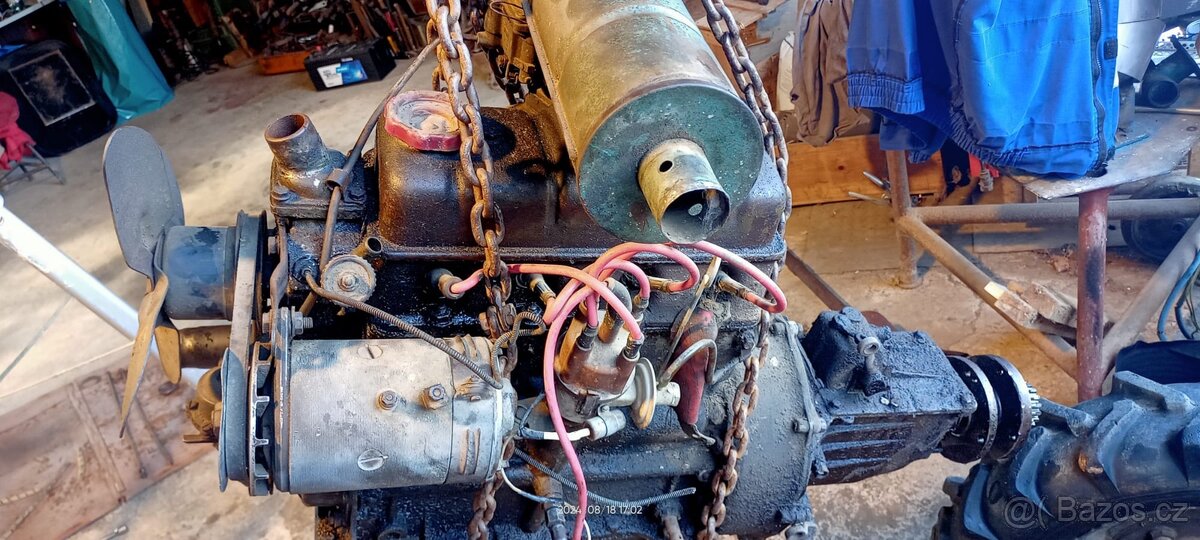 Škoda 1202 STW motor a další - 3