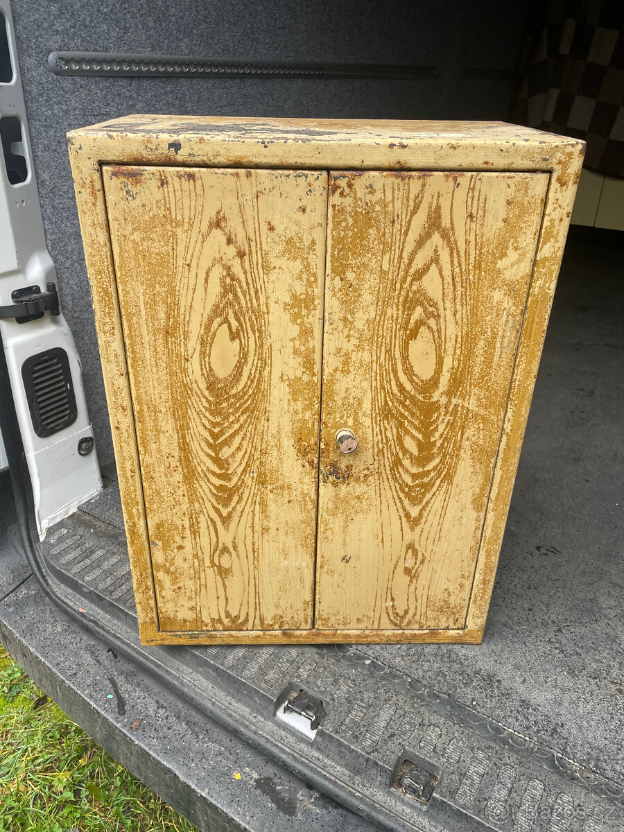 kovová skříňka na zbraně / uzamykatelná / vojenská - 3