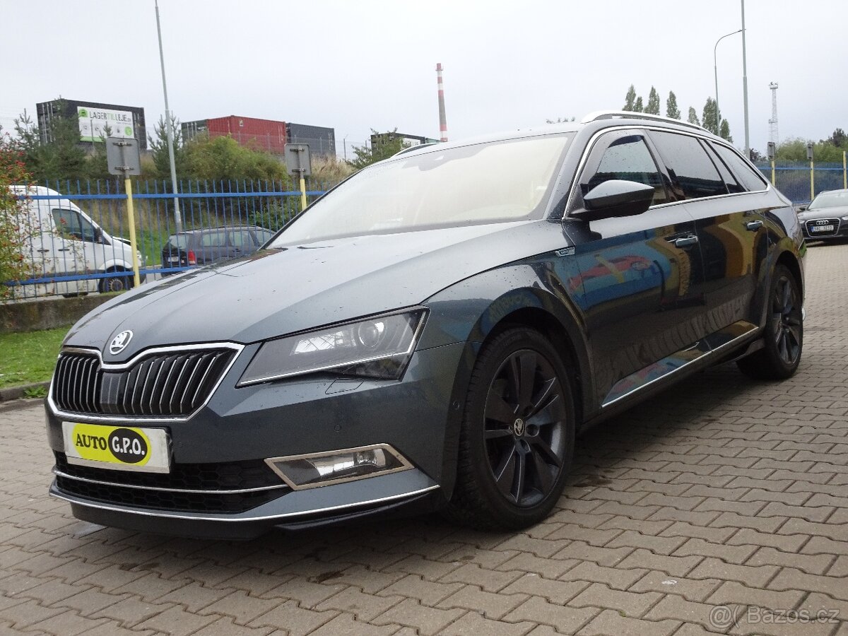 Škoda Superb 2.0 TDi Combi Sport Line - 3