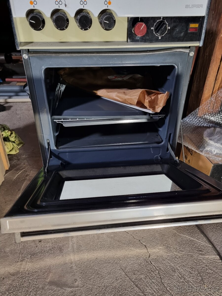 Prodám elektrický sporák Končar - 3