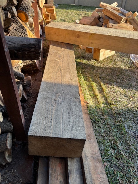 stavební dřevo-dva hranoly - 3