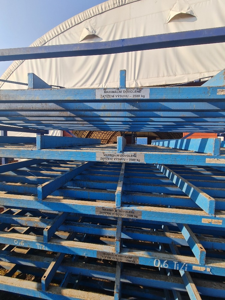 Kazetový regál - 3