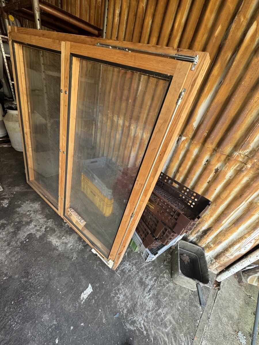 dřevěné okno 145 x 145 - 3