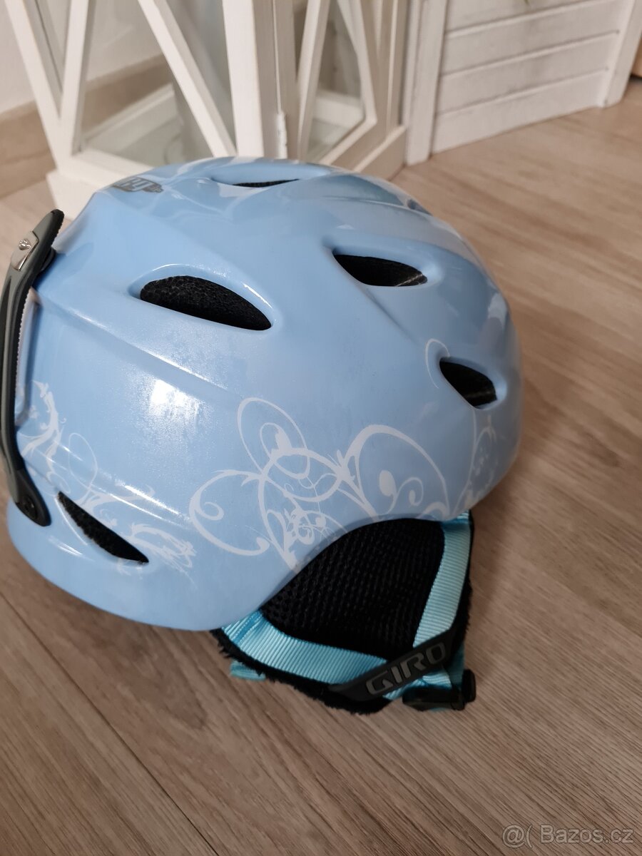 Lyžařská helma GIRO - 3