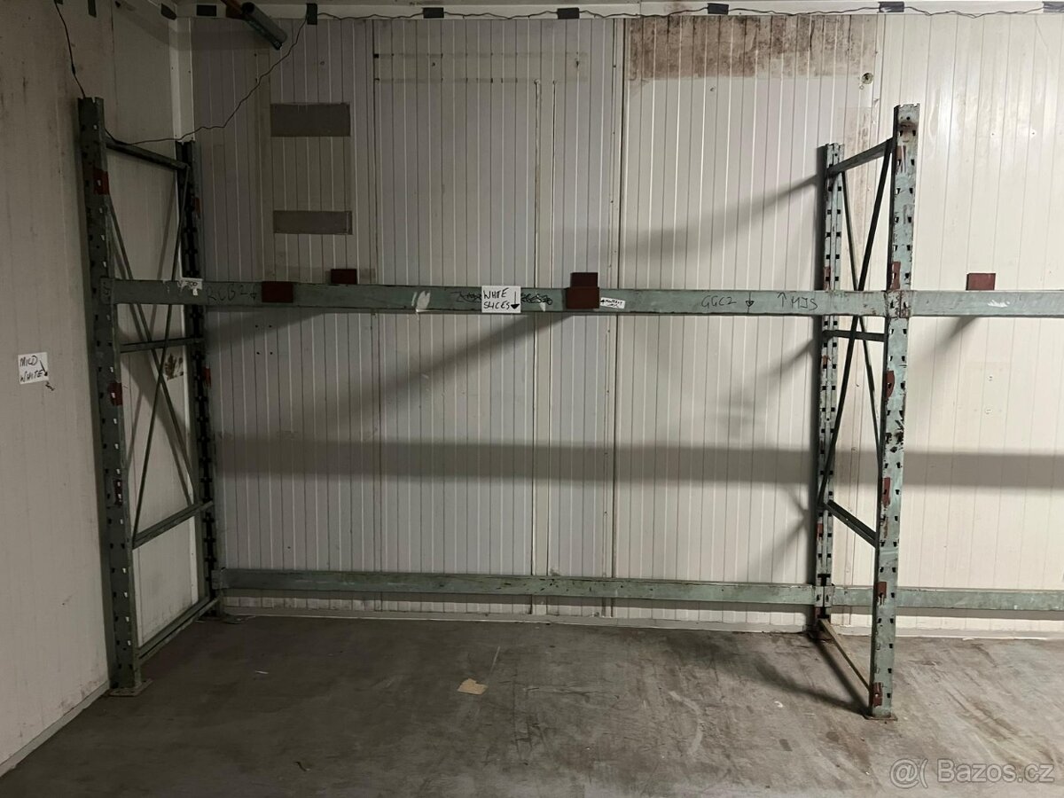 Kovové paletové regály – 3m traverzy, 2,3m rámy – těžké prov - 3