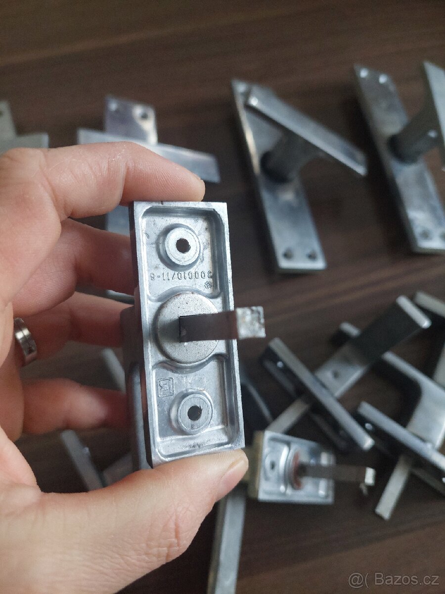 Kličky okenní - rozvora okenní dvoucestná - 3