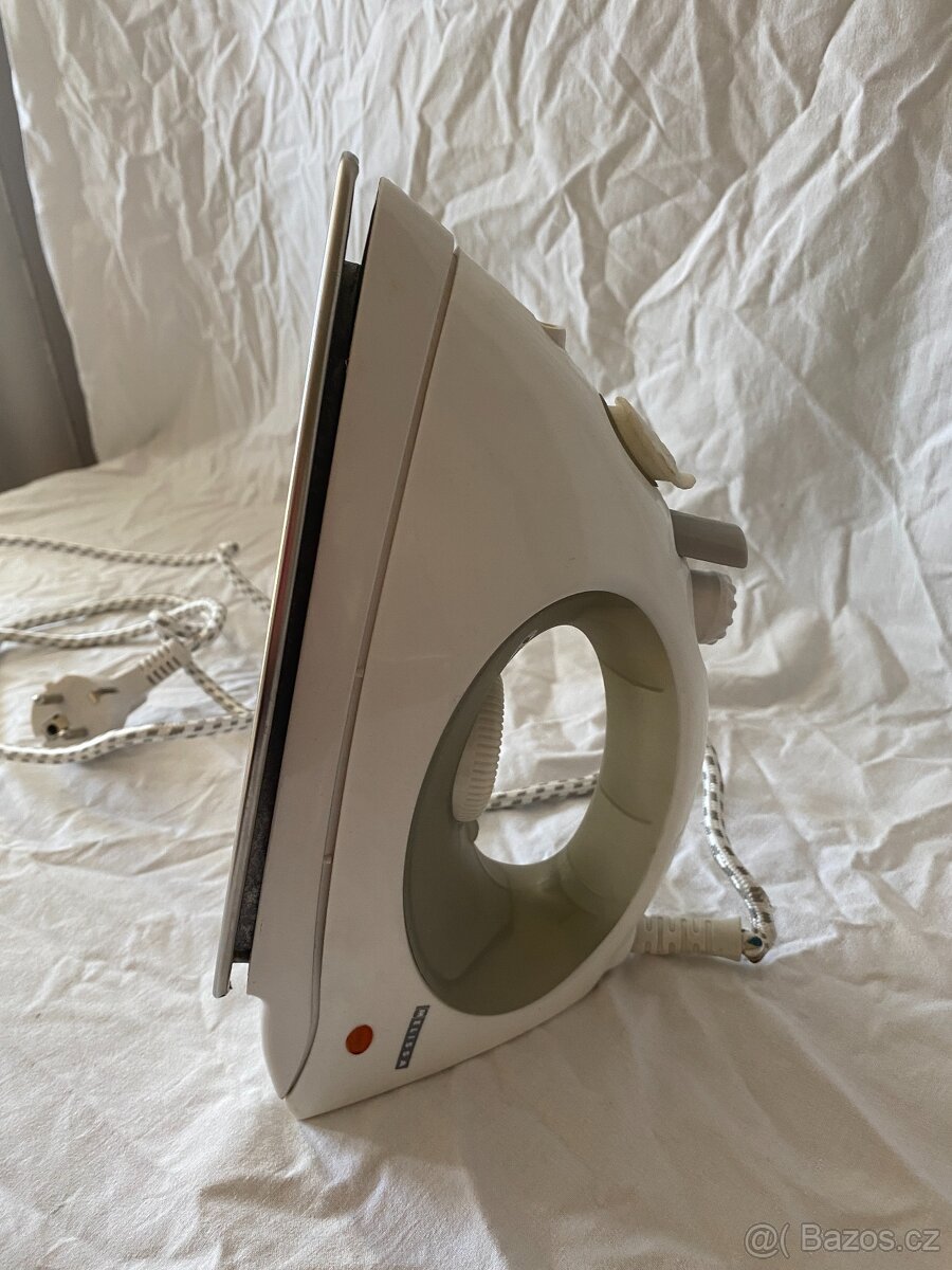 Napařovací žehlička Melissa Art. No. 641031, Type No.CEA-555 - 3