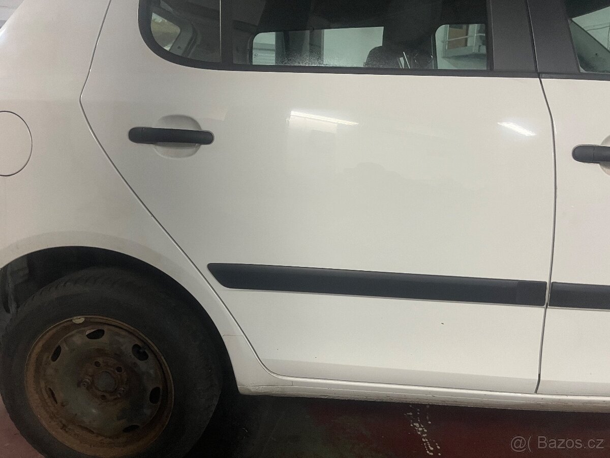 Škoda Fabia 2 HB krátká LF9E 9P9P 1026 dveře nárazník - 3