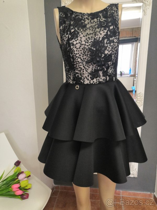 Luxusní černo - béžové šaty zdobené krajkou. - 3