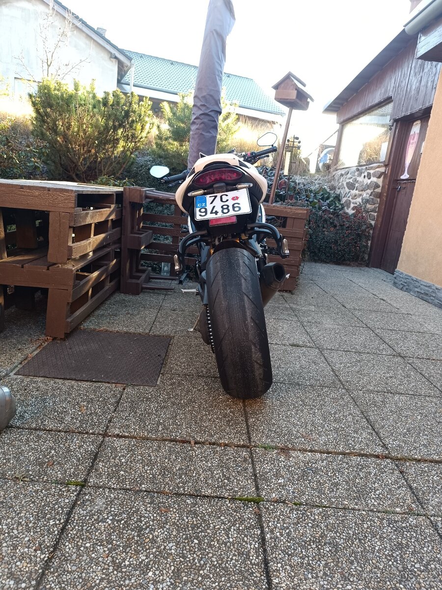 Triumph Speed Triple - 3