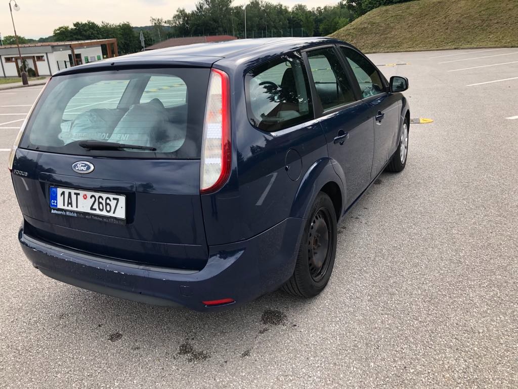 Ford Focus 1.6 - - 3