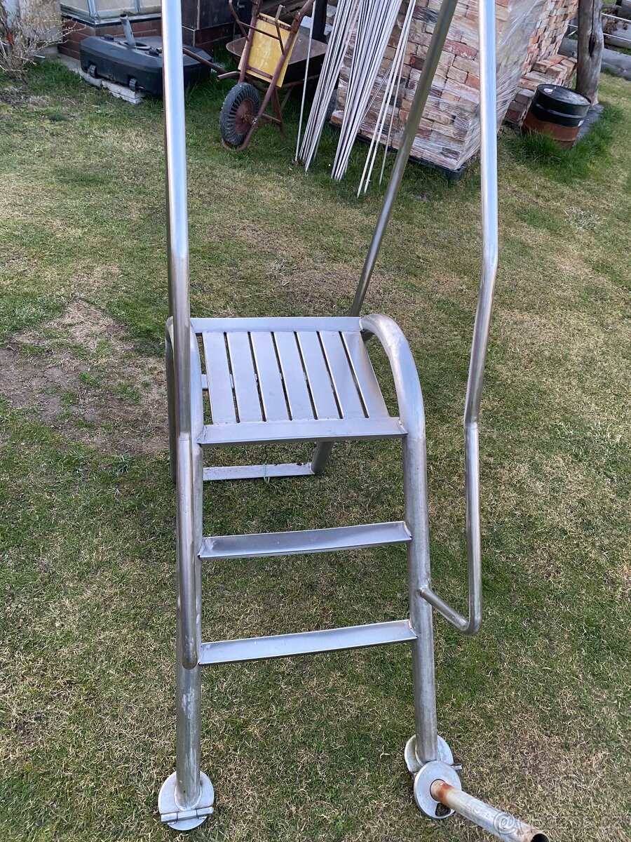 Nerezové schody do bazénu - 3