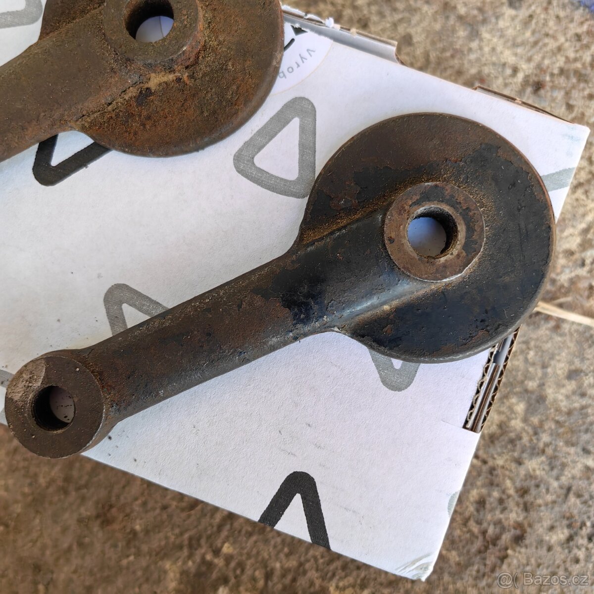 ČZ 175 předvalecna vahadla - 3