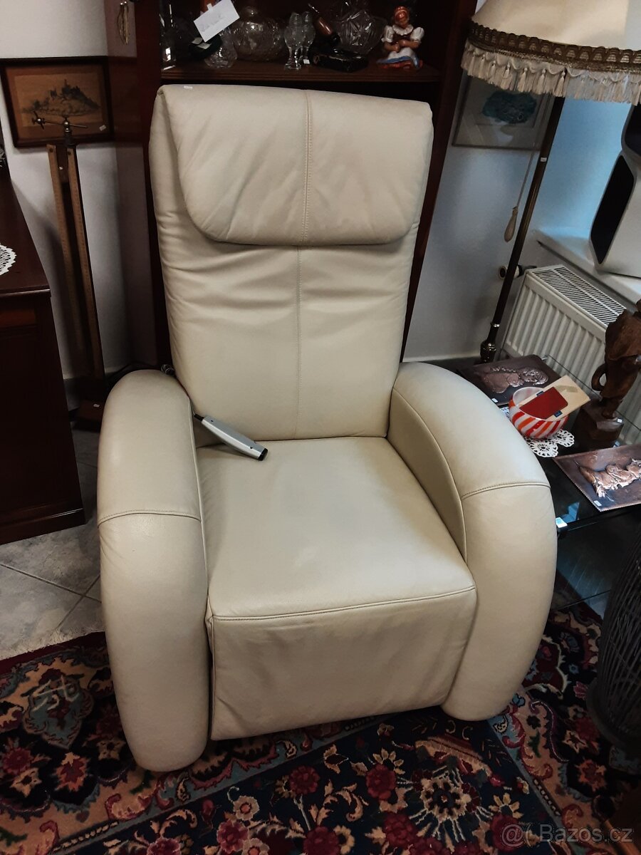 Pěkné kožené polohovací křeslo - 3
