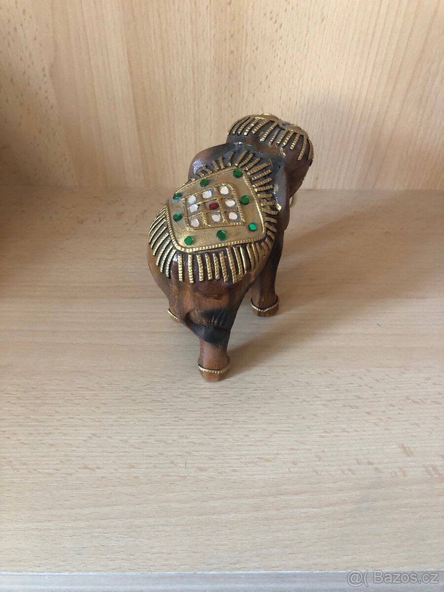 Dřevěný slon s kamínky - 3
