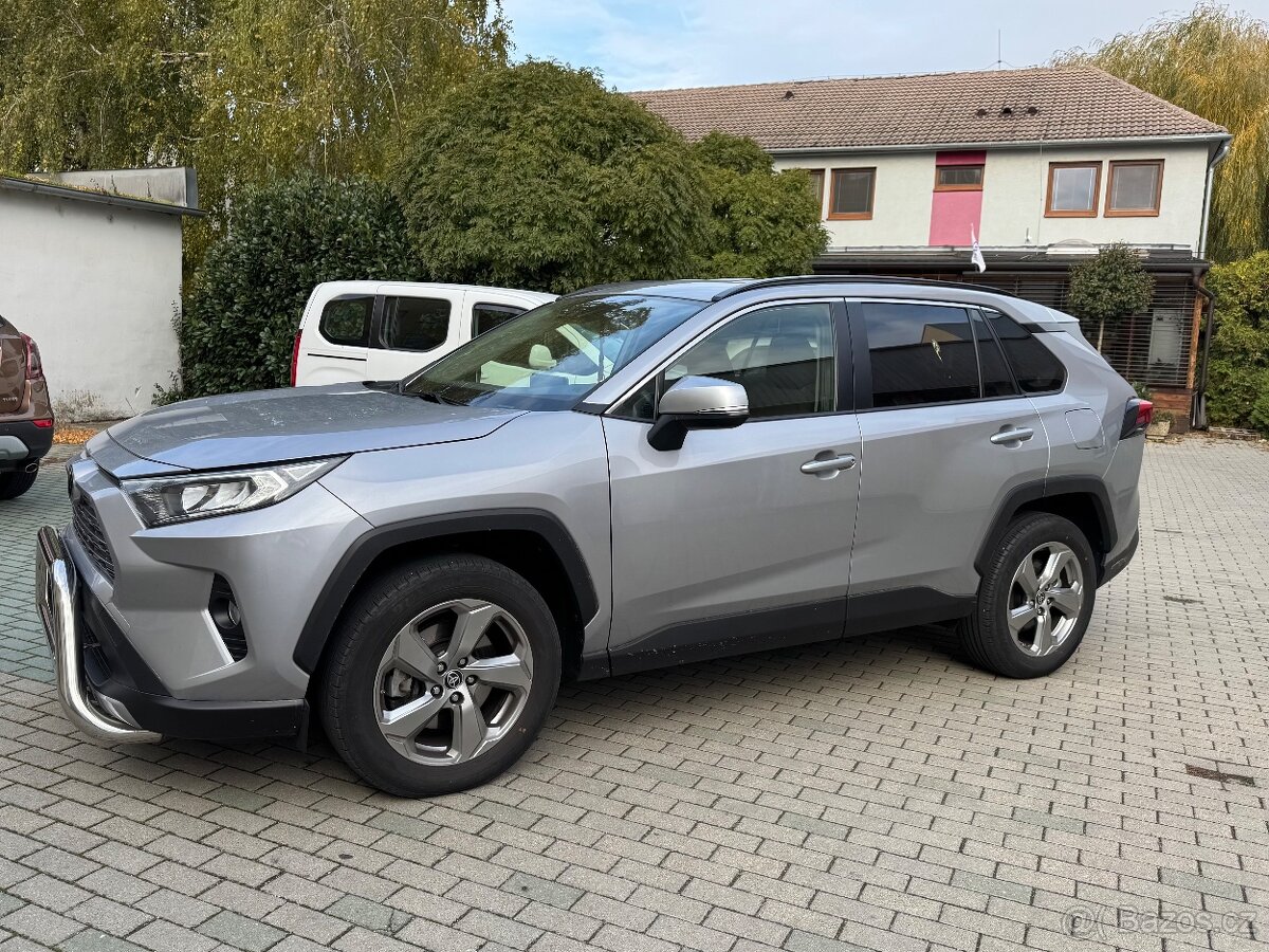 Toyota Rav4, 2.0 129 kW, 05/2022 27 700 km - 3