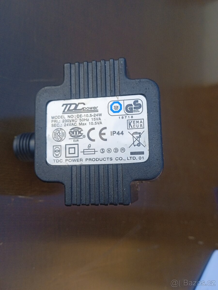 Prodám plastovou krabičku s tlačítky a stykačem na 230V - 3