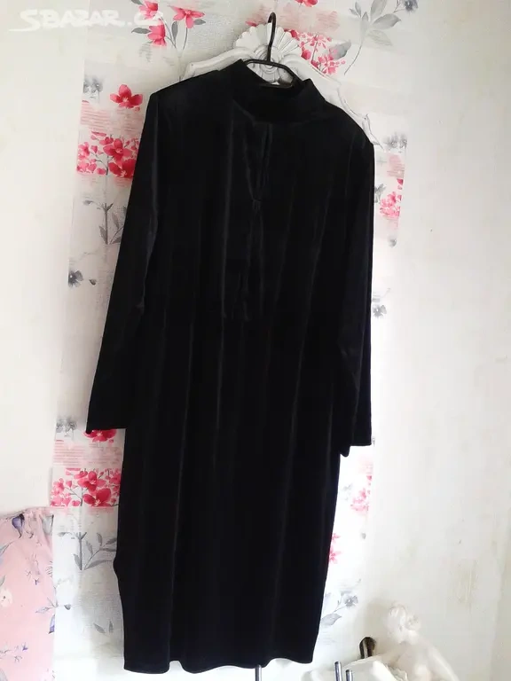 Elegantní sametové společenské šaty 52/54 - 3