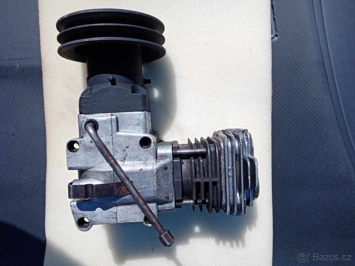 na TRAKTOR ,KOMPRESOR, stabilizator, ZETOR 7245 - 3