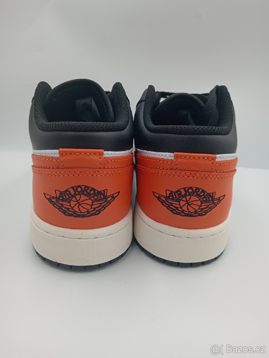 Jordan 1 Low shattered backboard - 3